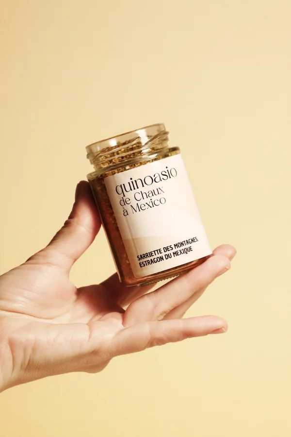 le quinoasio est un aromate salé à base de quinoa français torréfié, de sarriette et d'estragon, issus de l'agriculture biologique