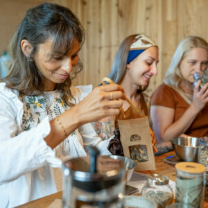 Assemblez votre infusion accompagnée de pâtisseries orientales à Colmar